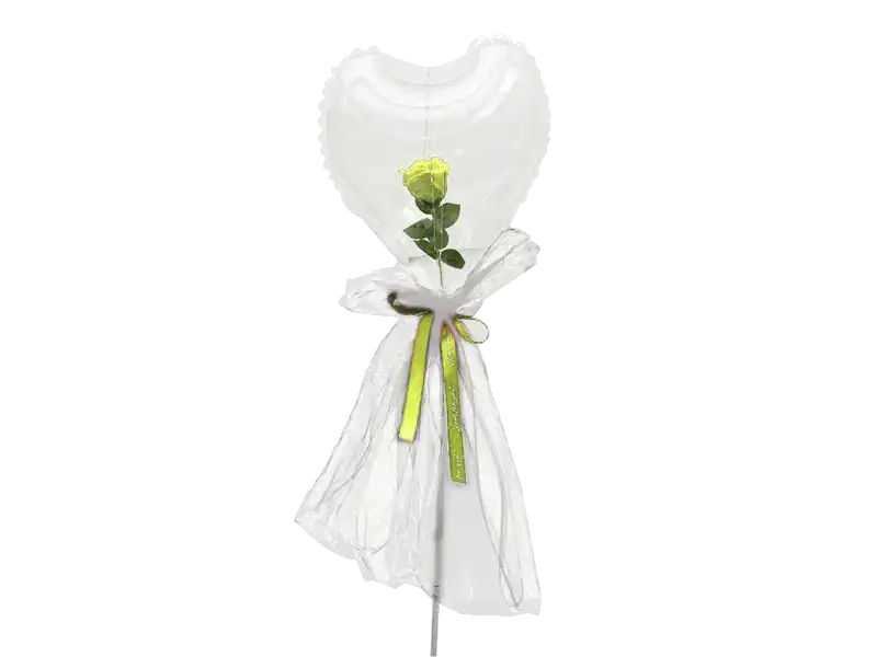 Прозрачный шар с искусственными цветами внутри